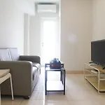 Modern Design 2Br The Springlake Summarecon Apartment By Travelio