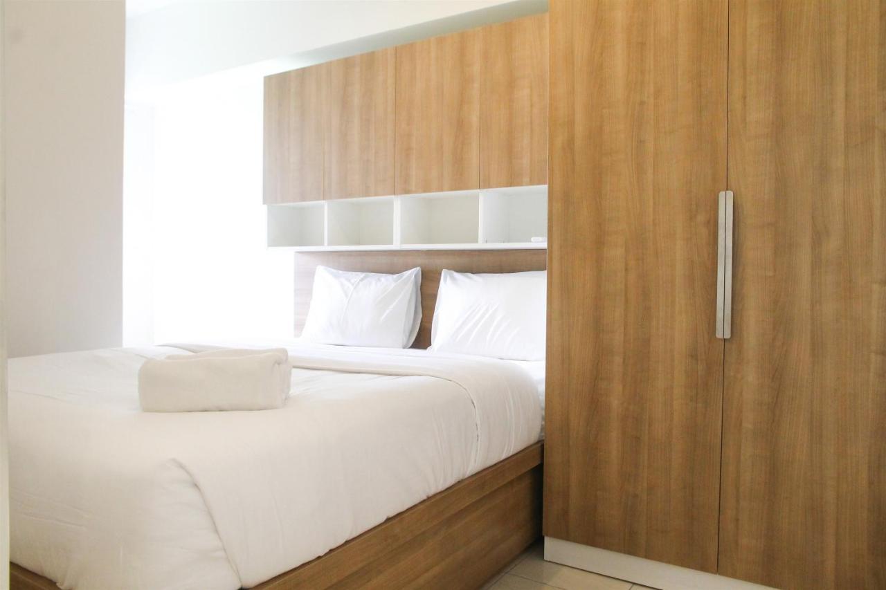 Modern Design 2br The Springlake Summarecon By Travelio Apartemen Bekasi