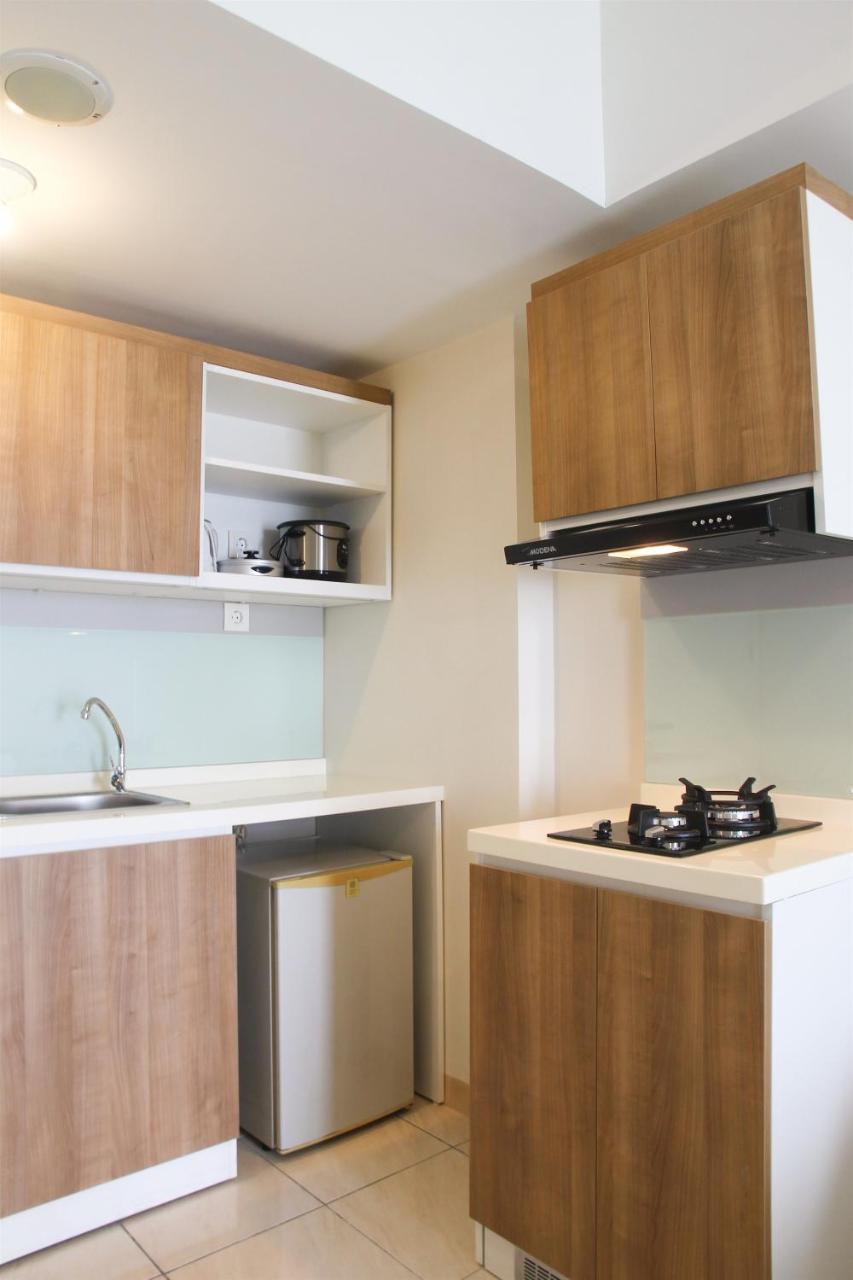 Modern Design 2br The Springlake Summarecon By Travelio