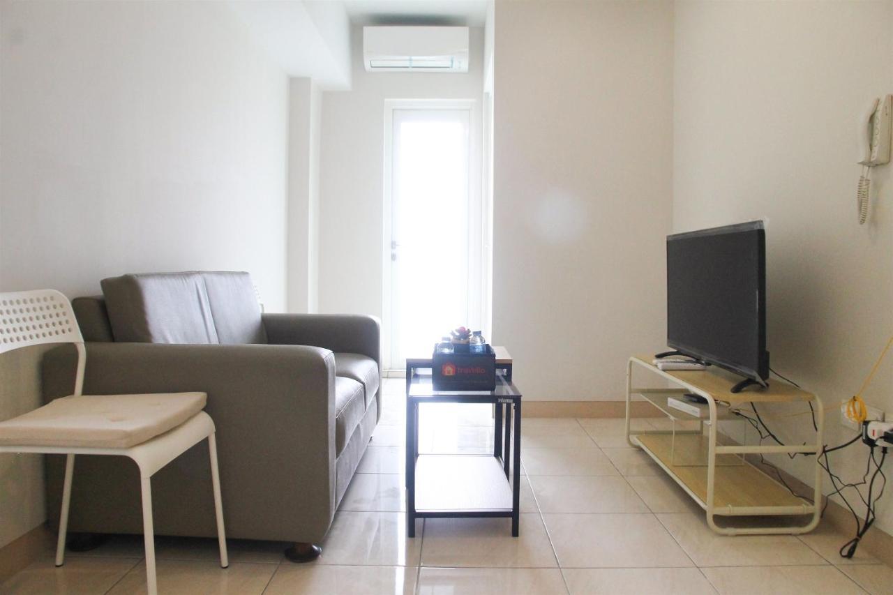 Modern Design 2br The Springlake Summarecon By Travelio